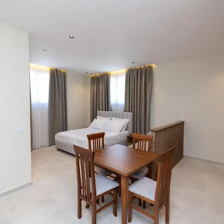 Aluor Aparthotel