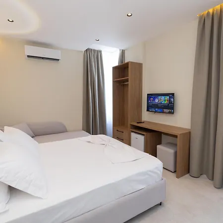 Aparthotel Aluor *