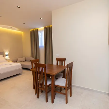 Aparthotel Aluor *