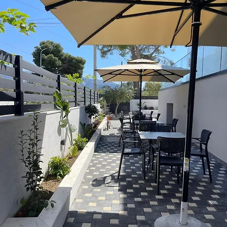 Aluor Aparthotel