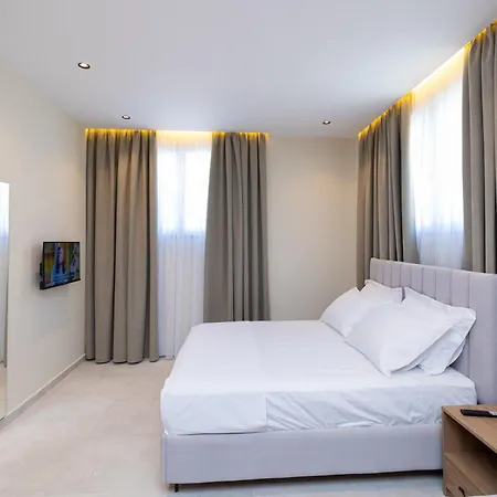 Aluor Aparthotel 3*