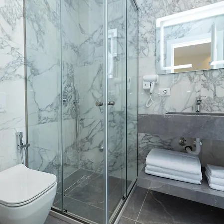 Aparthotel Aluor 3*