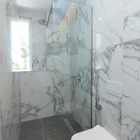 Aparthotel Aluor Vlorë