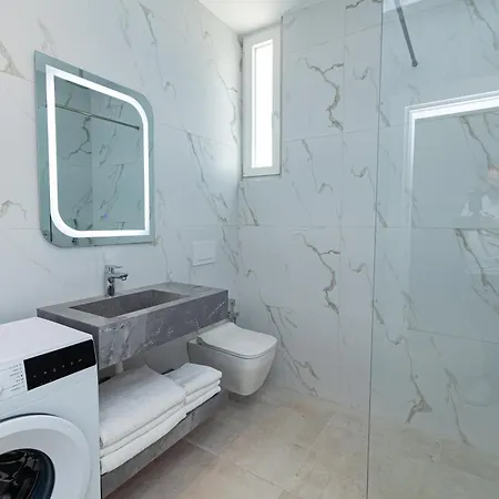 Aparthotel Aluor Vlorë