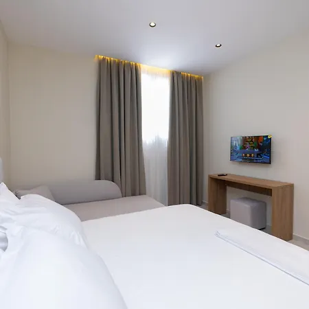 Aluor Aparthotel 3*