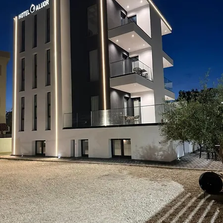 Aluor Aparthotel 3*
