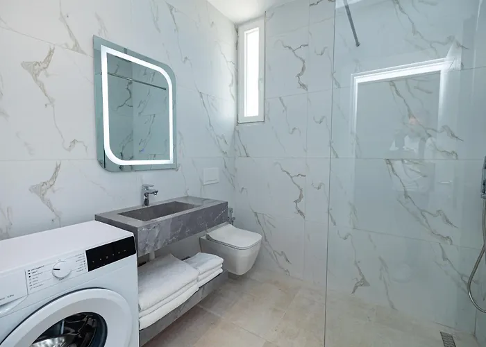 Aparthotel Aluor Vlorë